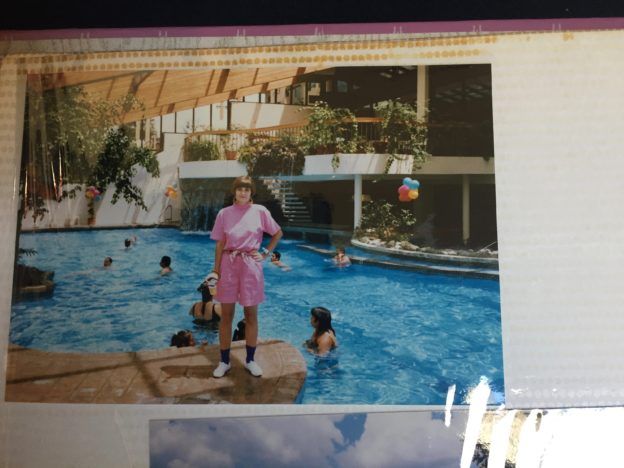 How To Dress in 80's Fashion